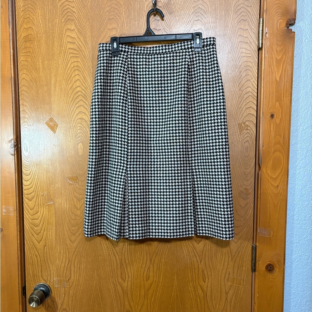 Eddie Bauer Black and White Houndstooth Check A-Line Skirt